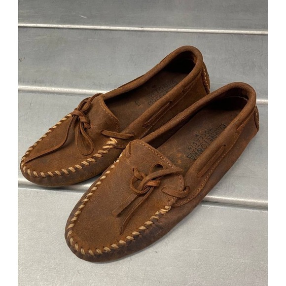Minnetonka Shoes - Minnetonka Moccasin Womens‎ 6m Slip On Brown Leather Driving Loafers